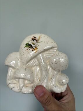 Vintage Cream Speckled Ceramic Mushroom napkin holder 1970s mint condition